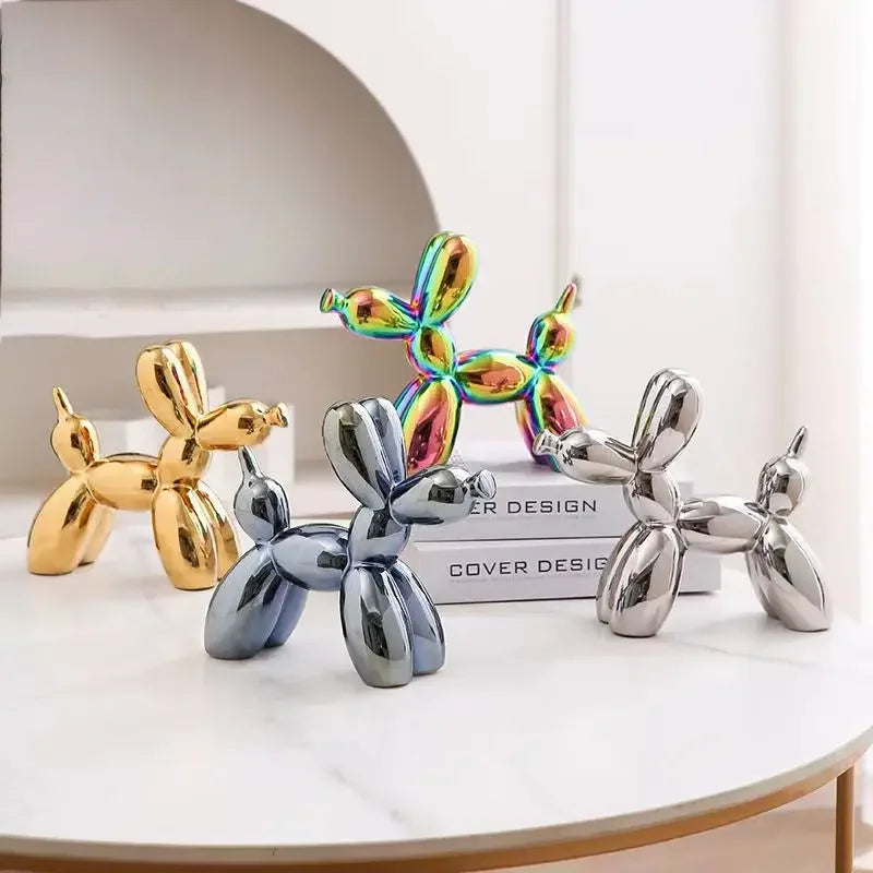 Small balloon dog sculpture