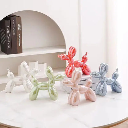 Small balloon dog sculpture