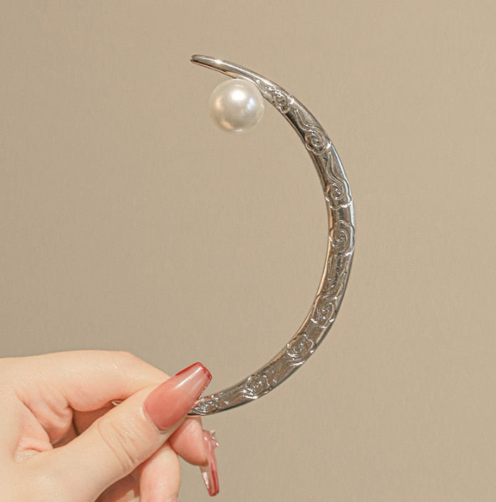 BowLift | Vintage Crescent Moon Hair Sticks