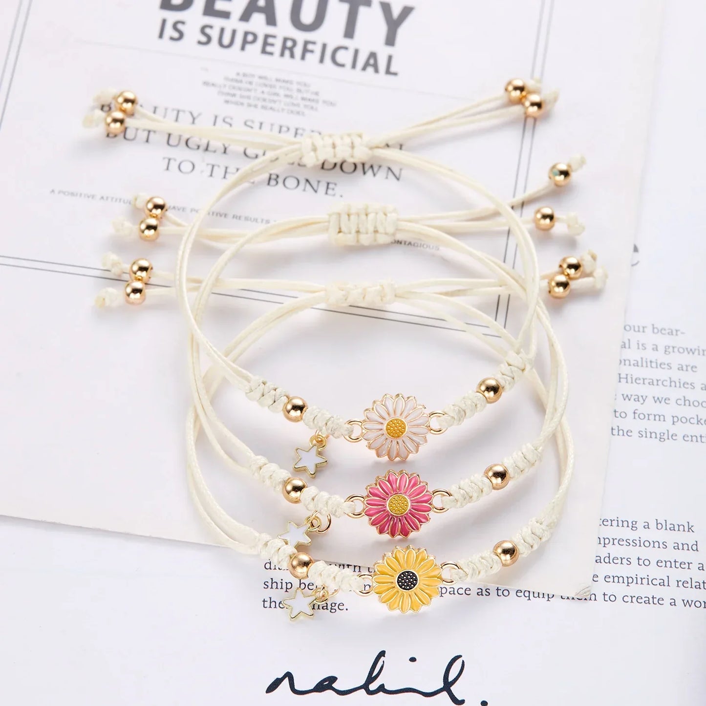 Skanto | Braided Feminine Flower Star Bracelet
