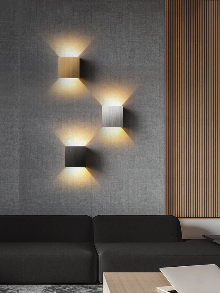 Skanto | ElegantBeam – Minimalist Wall Lamp for Sophisticated Lighting