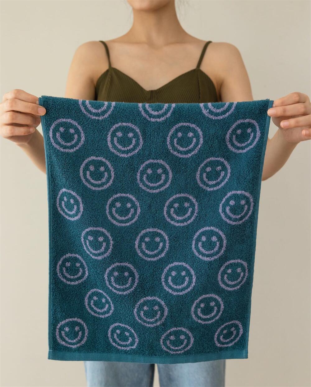 Double-sided Smiley Towel | Brehn
