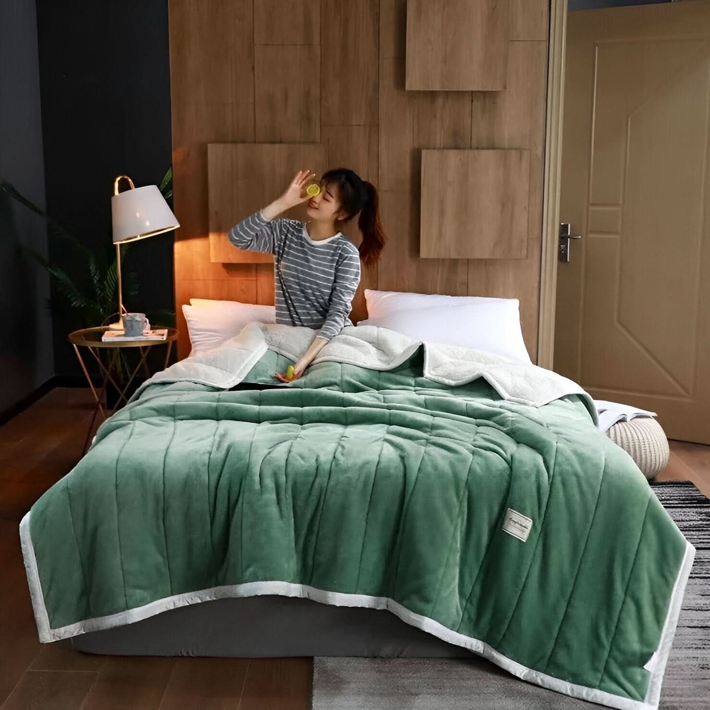Skanto | VELVAMOR - Premium Velvet Throw