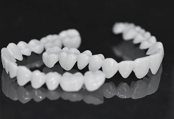 BowLift | Customizable Dental Prosthesis with Dental Lenses