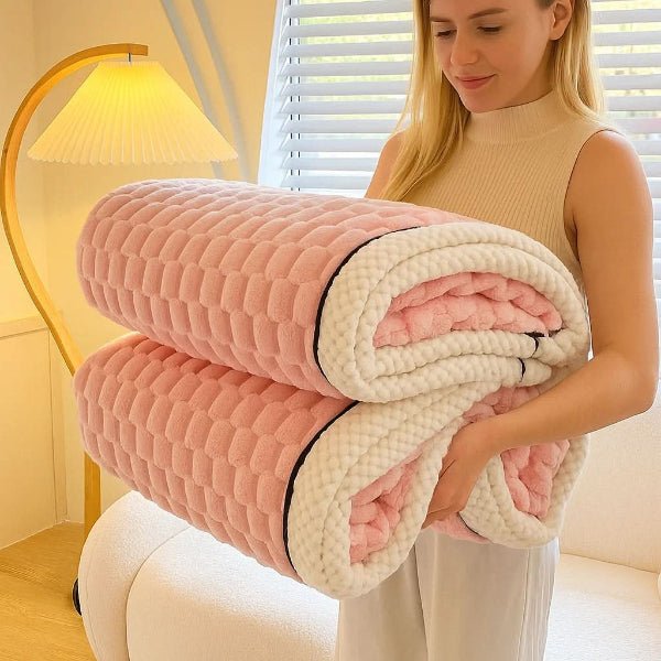 Skanto | Elegant Textured Throw