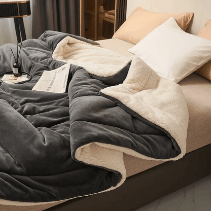 Skanto | Soft flannel fleece blanket for comfort and safety
