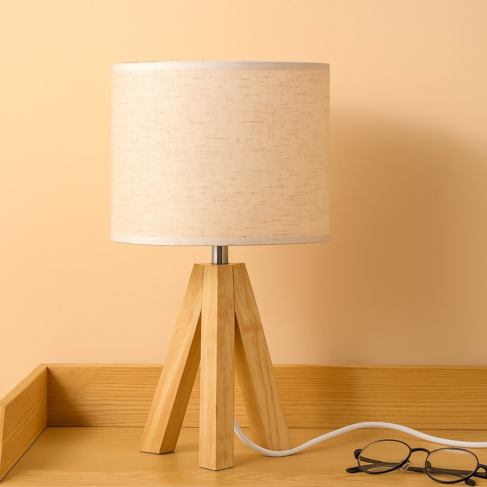 Skanto | Solara Minimalist Tripod Table Lamp