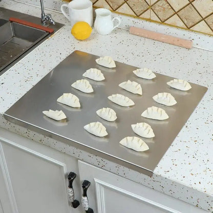 Karnz | SliceGrip – Stainless steel cutting board with non-slip and raised surface