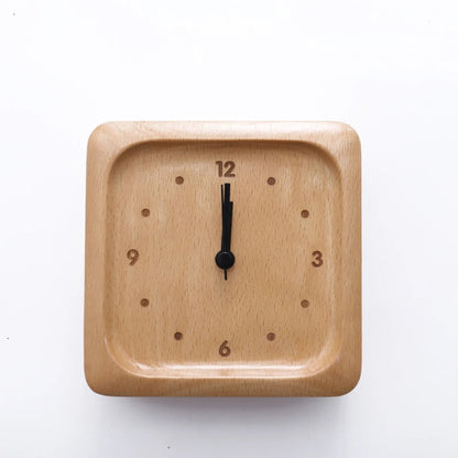 Skanto | Elegant alarm clock made of beech for a stylish home