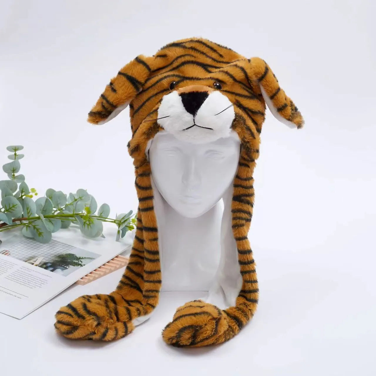 Cute hat with moving ears Skanto