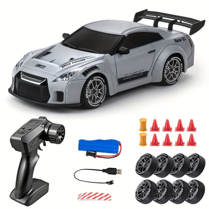 Skanto | 1:24 Scale RC Car with LED Wheels and 4WD