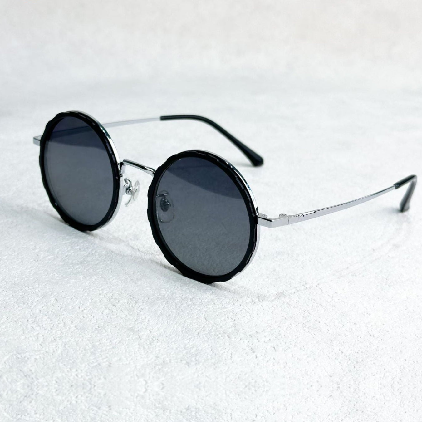 Skanto | Unisex Round Polarized Sunglasses – Adjustable Light Reduction – Premium Metal Frame