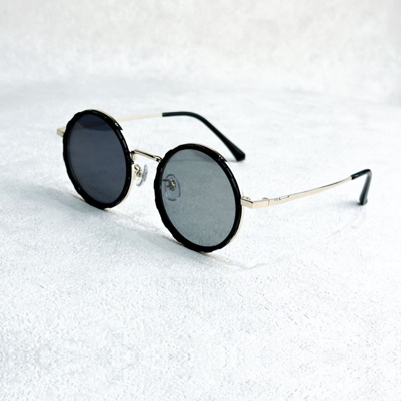 Skanto | Unisex Round Polarized Sunglasses – Adjustable Light Reduction – Premium Metal Frame
