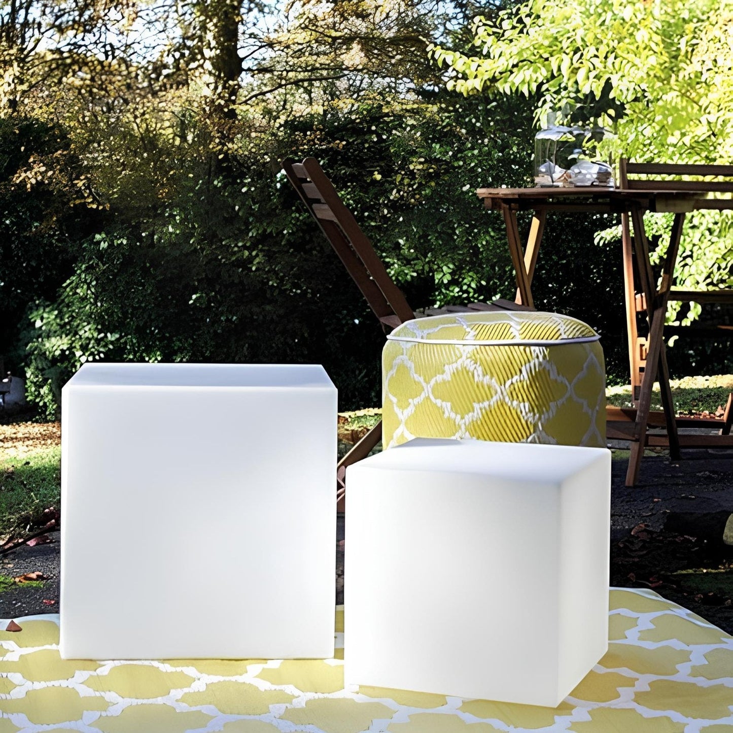 BowLift | Cubic Garden Light