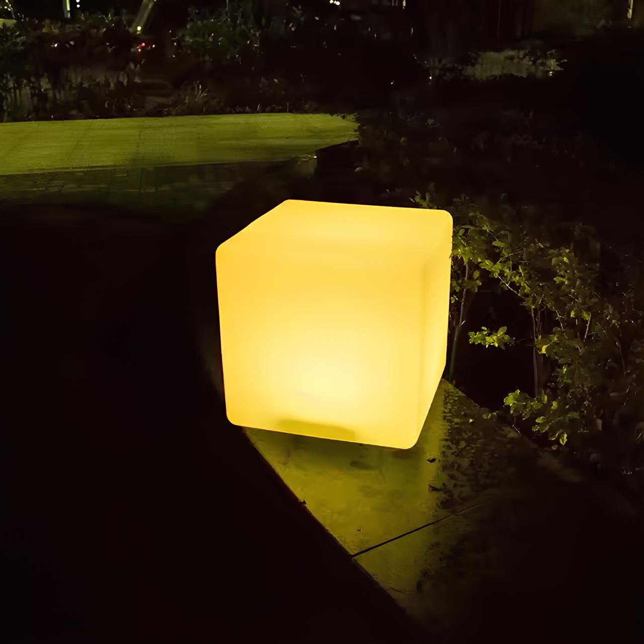 BowLift | Cubic Garden Light