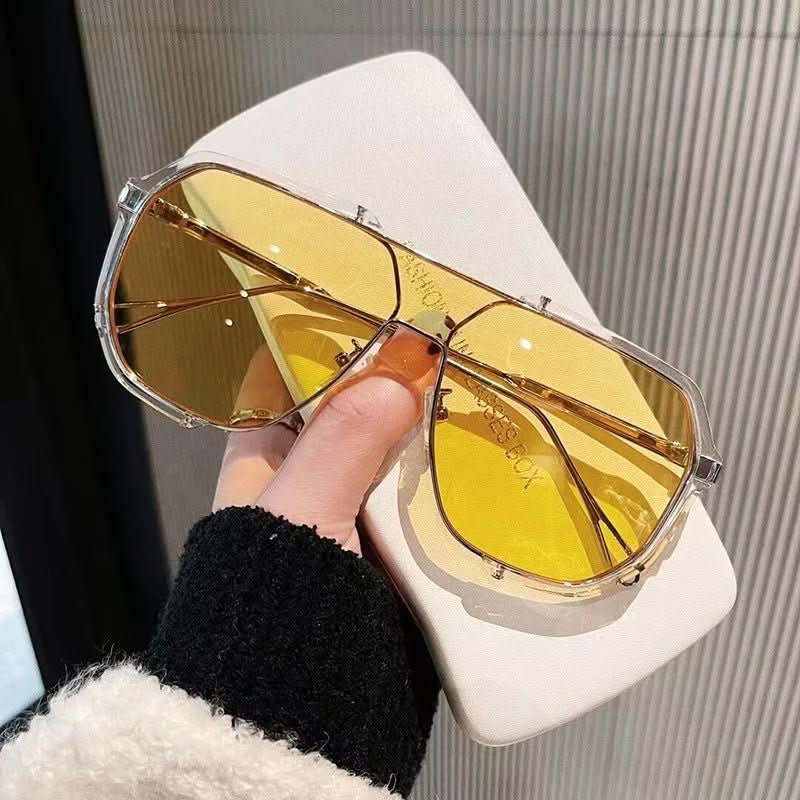 BowLift | Square women's sunglasses with UV400 & colour change lenses