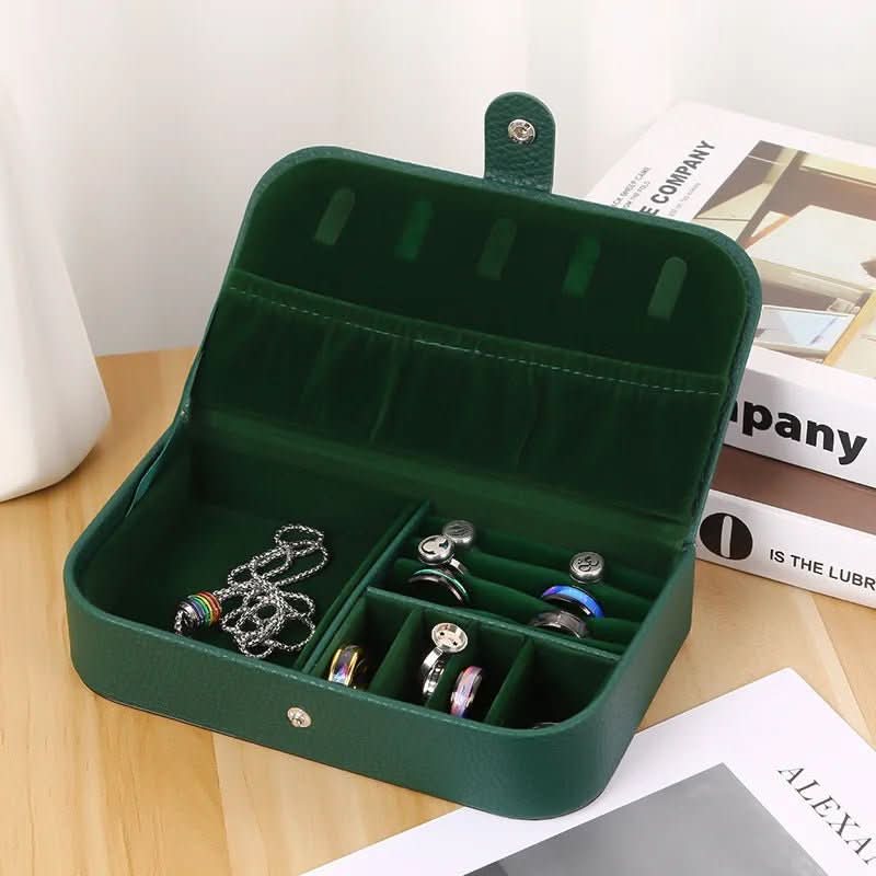 Skanto | Mini Jewelry Box Made of Velvet for Travel and Storage