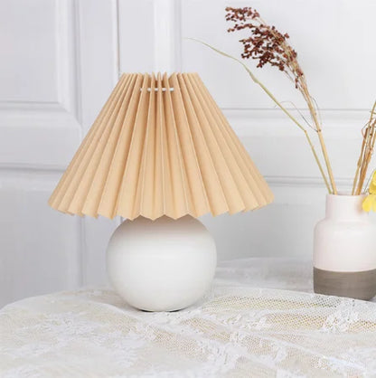 BowLift | Luminous Heritage: Vintage Table Lamp with Pleated Shade – Elegant Antique Retro Nightstand Lighting Solutions