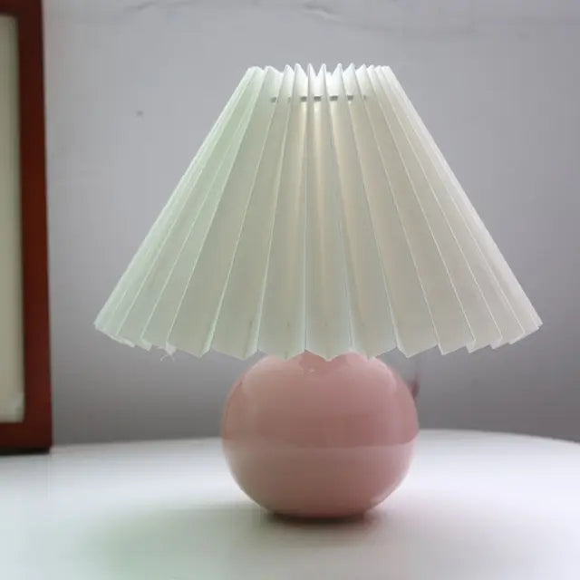 BowLift | Luminous Heritage: Vintage Table Lamp with Pleated Shade – Elegant Antique Retro Nightstand Lighting Solutions