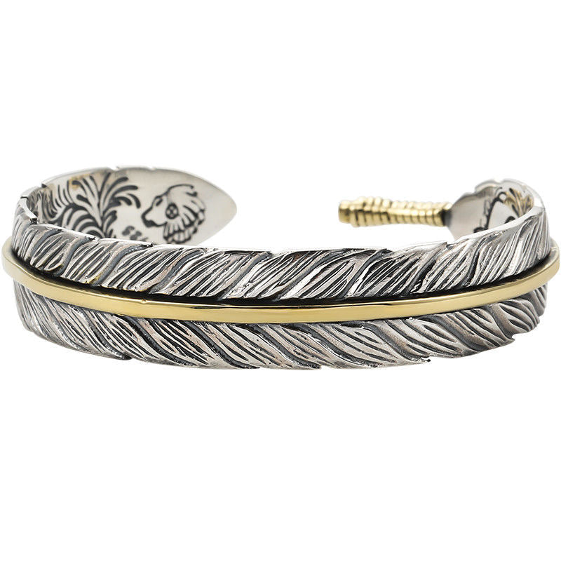 Bird | Vintage-inspired feather bracelet in an Edgy Punk look