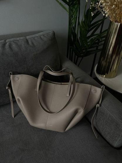 Skanto | Voss – Vintage Leather Shoulder Bag for Women | Spacious, Elegant, and Timeless Design