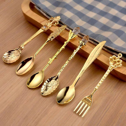 BowLift | Vintage Engraved Teaspoon – Classic Elegance for Your Table