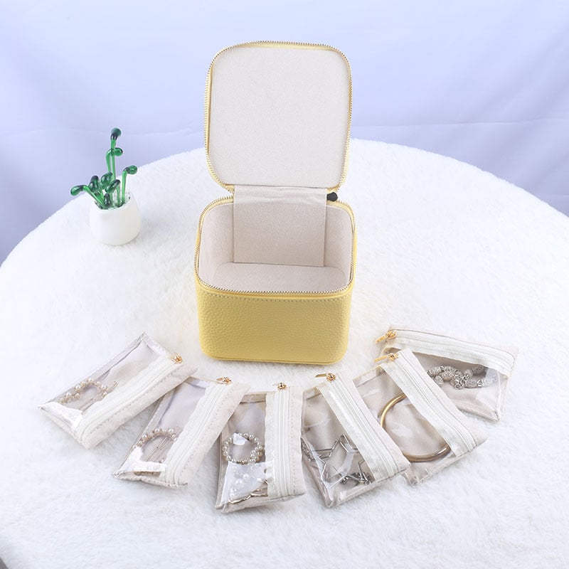 Jewelry box with 12 zipper compartments | Bowlift