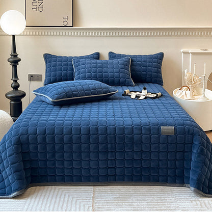 Skanto | Modern Soft Throw Blanket with Square Texture – Stylish Fluffy Bed and Sofa Cover