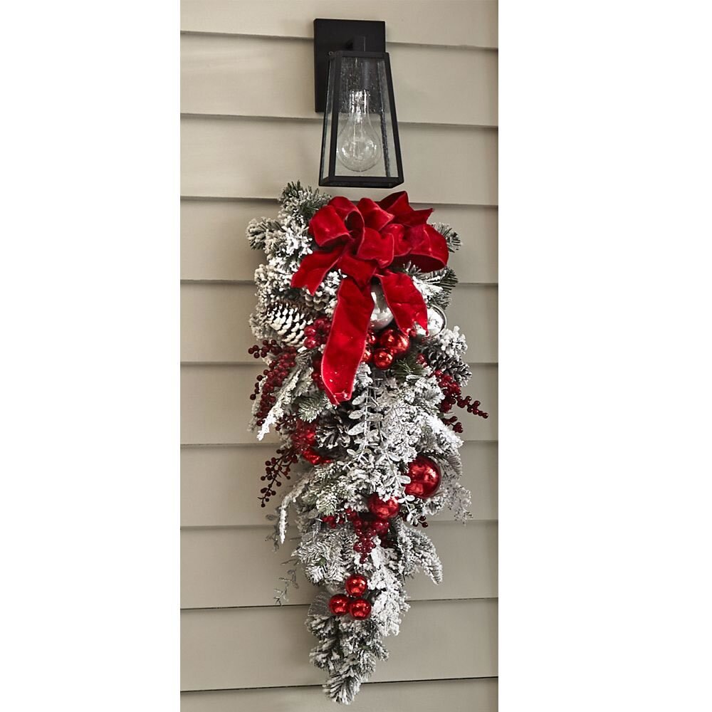 Skanto | The Cordless Prelit Red and White Christmas Decoration