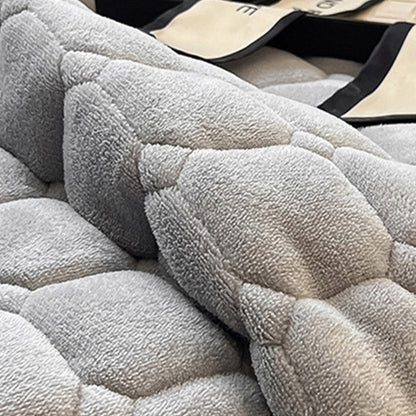 Skanto | Modern Soft Throw Blanket with Square Texture – Stylish Fluffy Bed and Sofa Cover