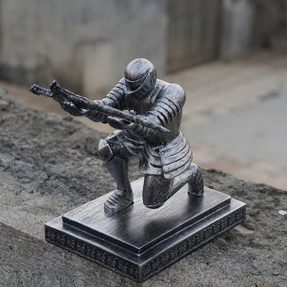 BowLift | knight pen holder