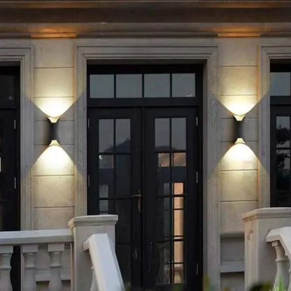 BowLift | Weatherproof wall light with IP65 protection