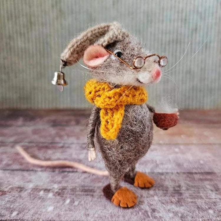 Skanto | Handmade Felt Mouse Decoration | Sustainable and Cozy | 7,6 cm