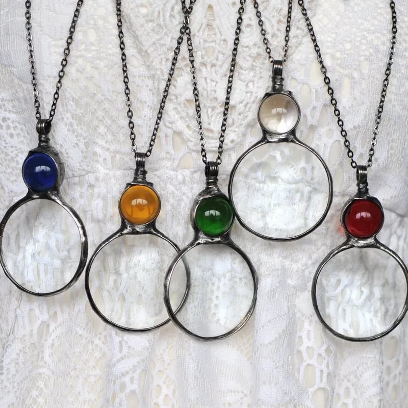Skanto | Necklace with Magnifying Pendant