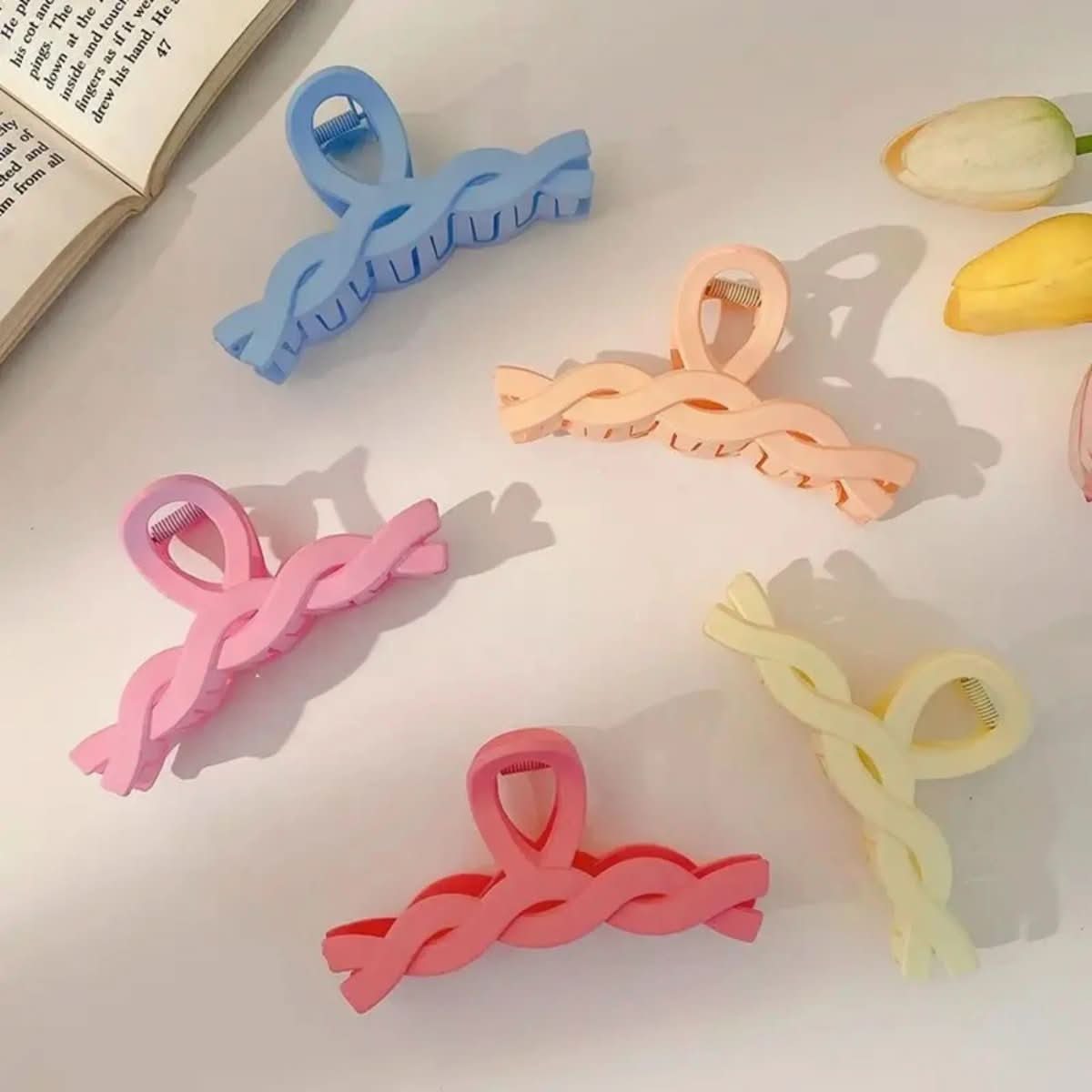 Skanto | Elegant Hair Clip with Strong Hold for All Hair Types