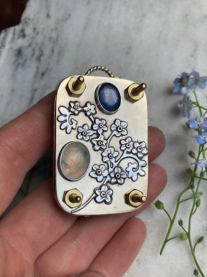 BowLift | Mini Flower Press | Compact Botanical Keepsake Maker | Portable Craft Tool