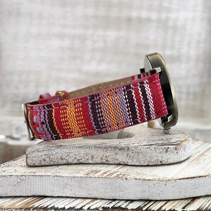 Skanto | Watch with multi-colored rainbow pattern