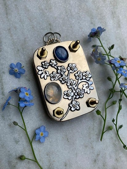 BowLift | Mini Flower Press | Compact Botanical Keepsake Maker | Portable Craft Tool