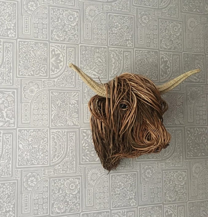 BowLift | Hand-Woven Wall Art Sculpture | Highland Cattle Design | Rustic Handmade Home Decor | 11.8 × 8.6 in