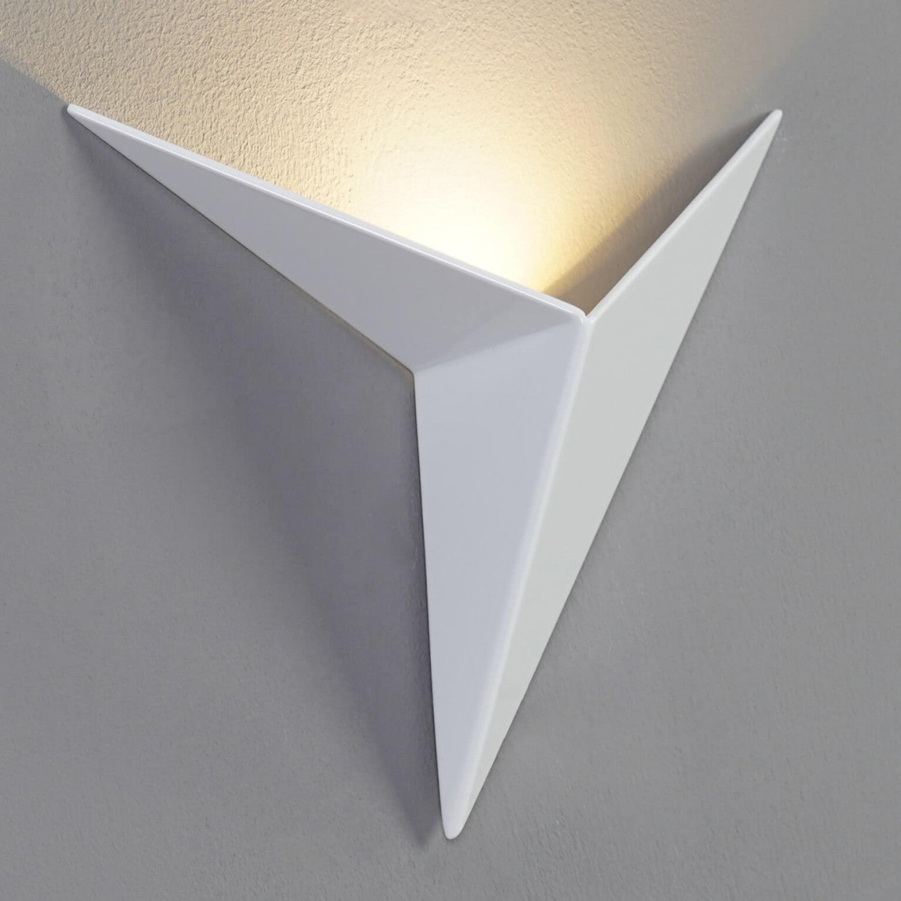 BowLift | Trigon Wall Light