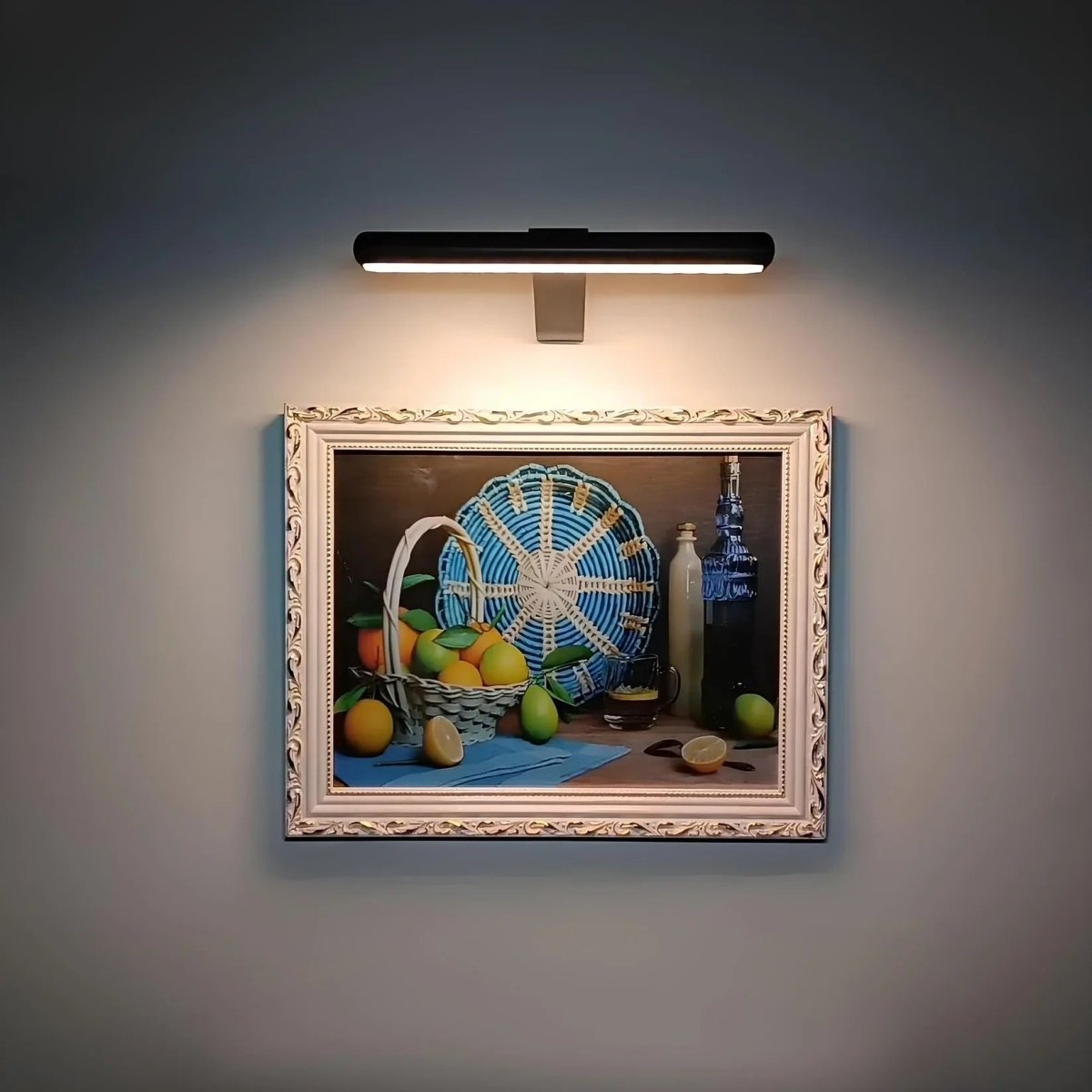 Skanto | ArtGlow LED Wall Lamp – Wireless Lighting for Art and Decor