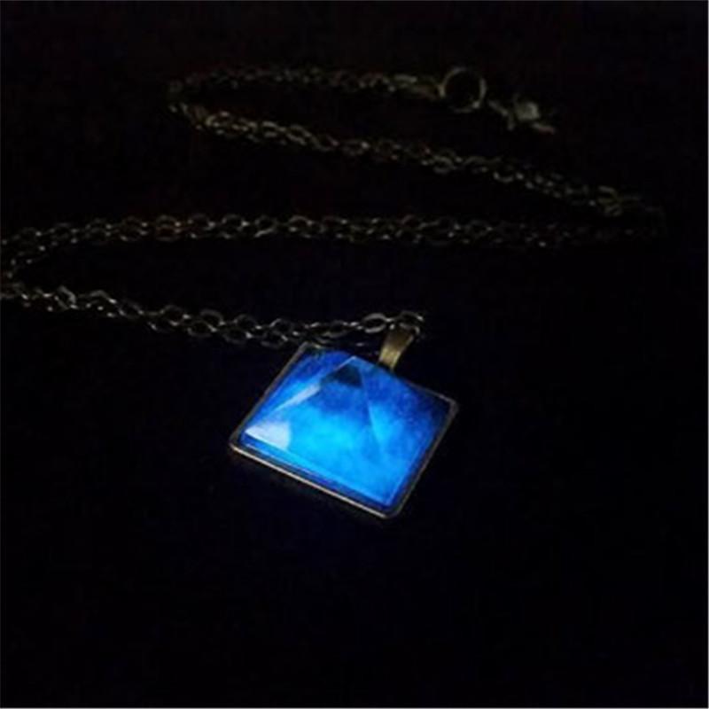 Lyss - Glowing Pyramid Crystal Necklaces | Bowlift
