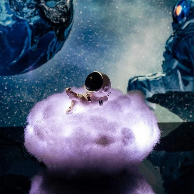 Skanto | Astronaut Cloud Lamp - AstroCloud