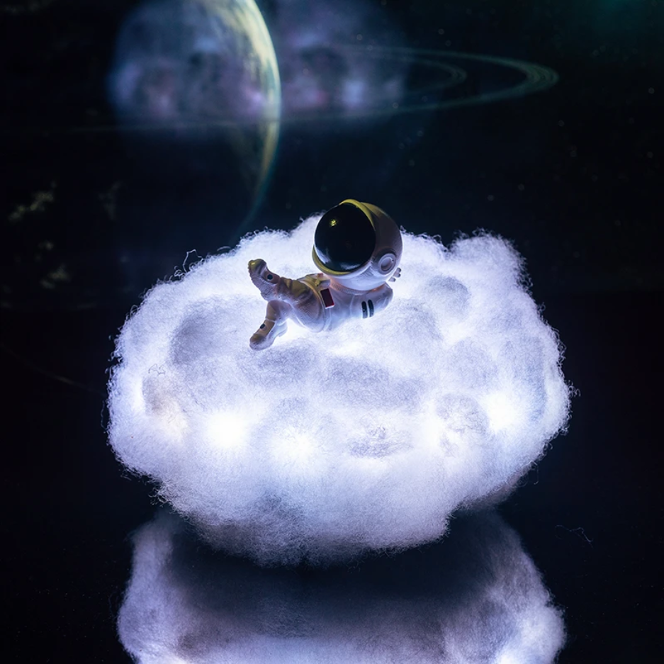 Skanto | Astronaut Cloud Lamp - AstroCloud