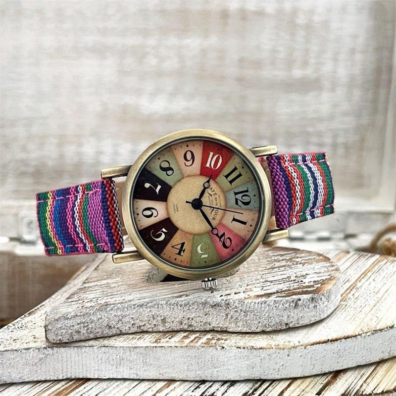 Skanto | Watch with multi-colored rainbow pattern