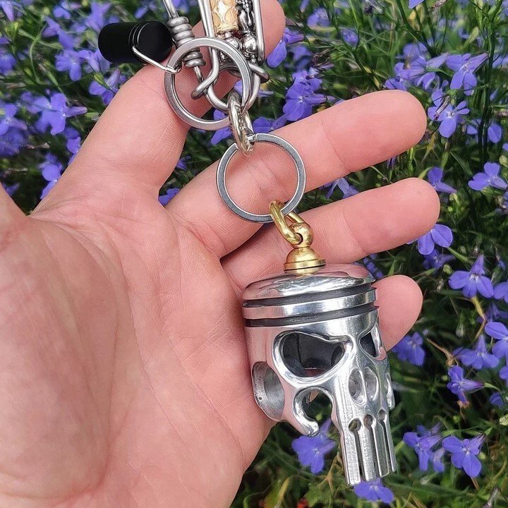 BowLift | Piston art skull keychain [pendant/flashlight/bottle opener]