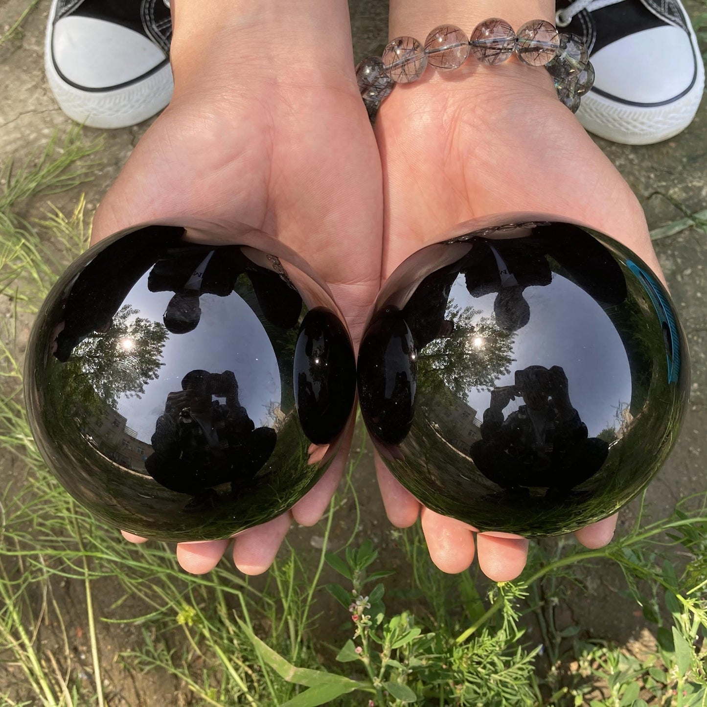 Skanto | Obsidian Crystal Ball Decor