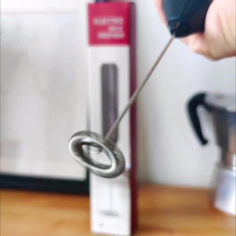 Skanto | Powerful Milk Frother with Stand