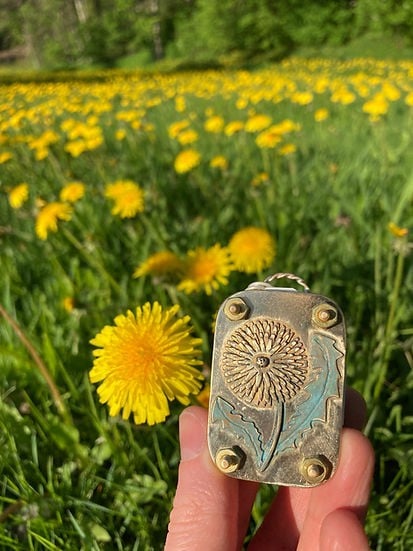BowLift | Mini Flower Press | Compact Botanical Keepsake Maker | Portable Craft Tool