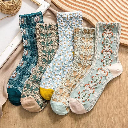 5 pairs of vintage-style socks with floral embroidery